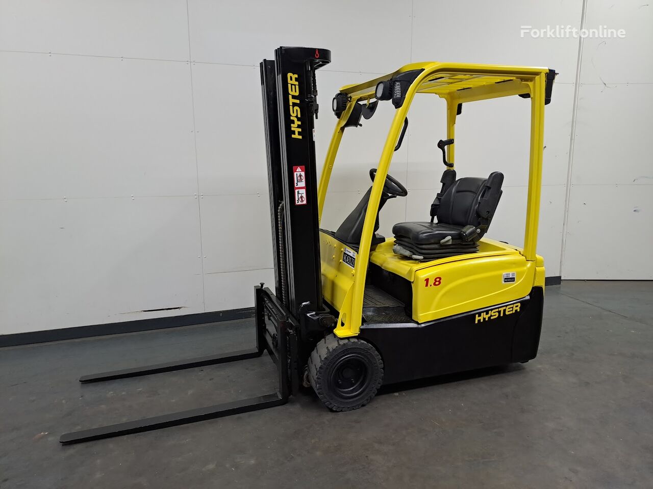 stivuitor cu trei roţi Hyster J1.8XNT